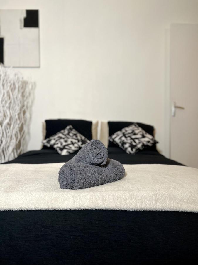 "Moonlight" Gare A 10Min De Paris, Wifi, Terrasse , Parking Apartment Argenteuil Exterior photo